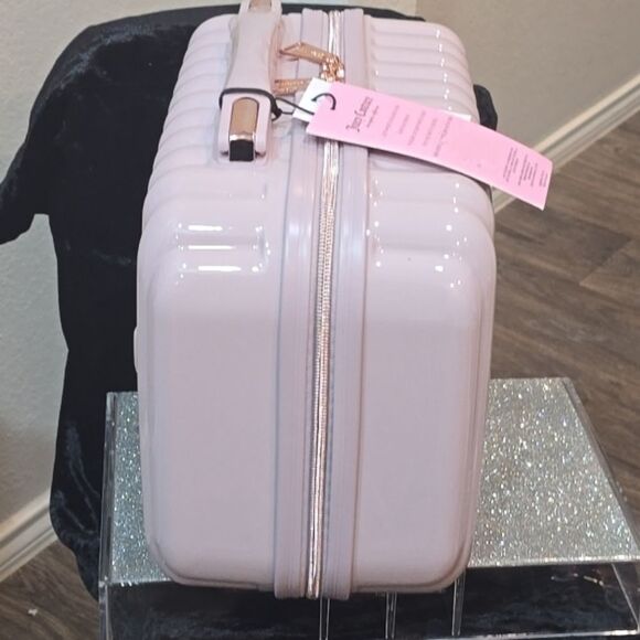 Juicy Couture Chelsie Collection Hard Side Travel Cosmetic Case - Picture 7 of 11